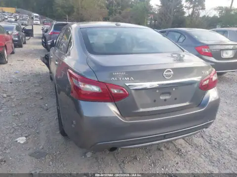 1N4AL3AP6JC128208 — 2018 Nissan Altima, фото 3 з IAAI, Лівий бік