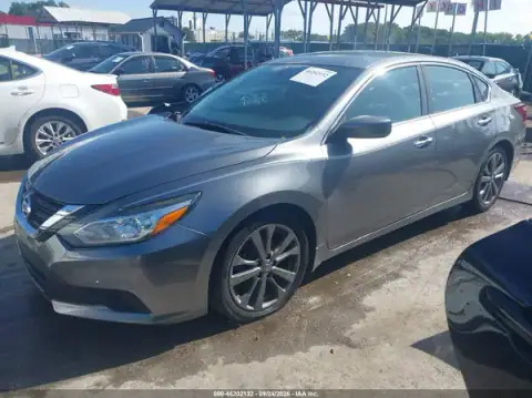 1N4AL3AP2JC285802 — 2018 Nissan Altima, zdjęcie 2 z IAAI, Przód