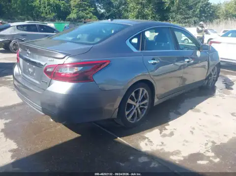 1N4AL3AP2JC285802 — 2018 Nissan Altima, zdjęcie 4 z IAAI, Przód