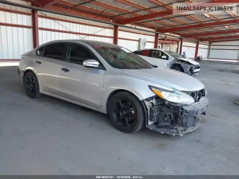 1N4AL3APXJC186578 — 2018 Nissan Altima, Parte delantera y trasera, fotos antes de reparar