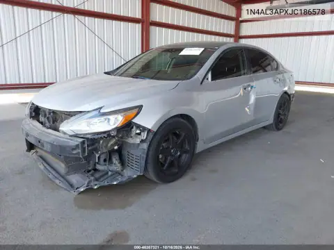 1N4AL3APXJC186578 — 2018 Nissan Altima, фото 3 з IAAI, Передня й задня частини