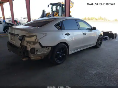 1N4AL3APXJC186578 — 2018 Nissan Altima, фото 5 з IAAI, Передня й задня частини