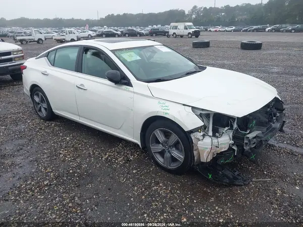 1N4BL4DV9MN409433 Nissan Altima 2021 — Front end damage, before-repair photo