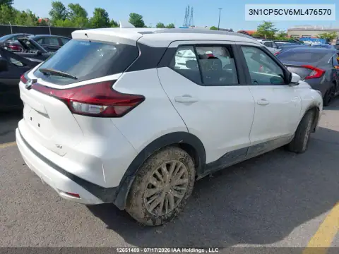 3N1CP5CV6ML476570 — 2021 Nissan Kicks, foto 4 de IAAI 30.10.2026, Delantera izquierda