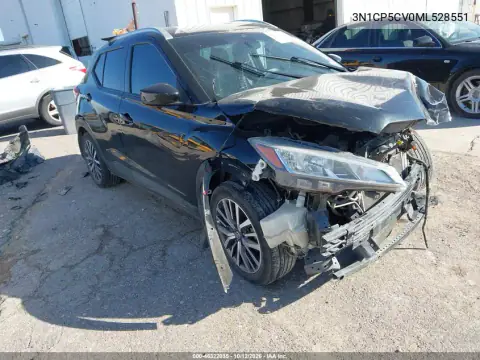 3N1CP5CV0ML528551 — 2021 Nissan Kicks, Front and rear, before-repair photos