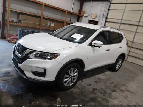 KNMAT2MT7JP529434 — 2018 Nissan Rogue SV, ფოტო 2, IAAI 30.10.2026, უკანა ნაწილი