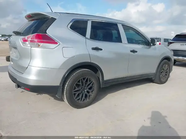 KNMAT2MT4GP650026 — 2016 Nissan Rogue, zdjęcie 4 z IAAI, Grad