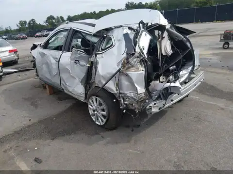 KNMAT2MT3HP613860 — 2017 Nissan Rogue, foto 3 de IAAI, Vuelco