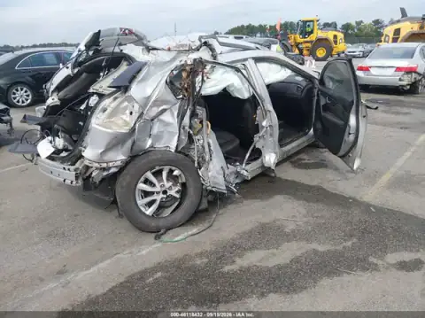 KNMAT2MT3HP613860 — 2017 Nissan Rogue, foto 4 de IAAI, Vuelco