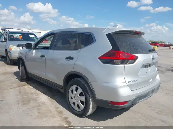 KNMAT2MT4HP564829 — 2017 Nissan Rogue, photo 3 from IAAI 14.10.2026, Front end
