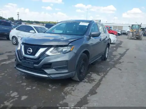 KNMAT2MTXHP554788 — 2017 Nissan Rogue, foto 2 de IAAI 28.10.2026, Parte trasera