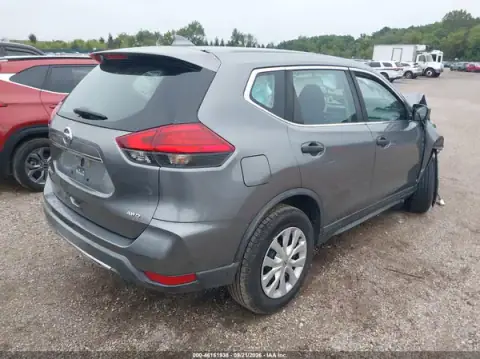 KNMAT2MV2HP555077 — 2017 Nissan Rogue, ფოტო 4, IAAI, წინა ნაწილი