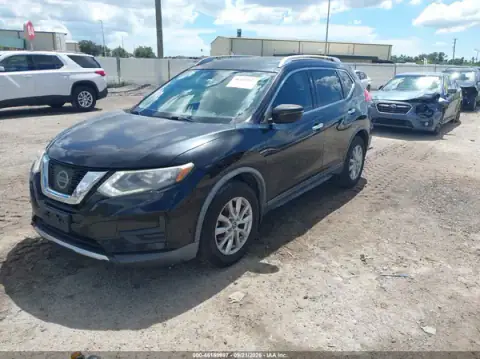 KNMAT2MT5HP602441 — 2017 Nissan Rogue, zdjęcie 2 z IAAI, Prawy przód