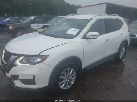 KNMAT2MV8HP593901 — 2017 Nissan Rogue, photo 2 from IAAI, Right side