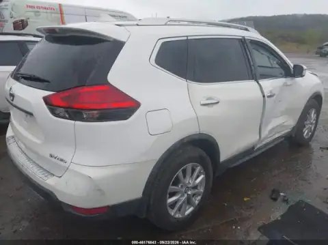 KNMAT2MV8HP593901 — 2017 Nissan Rogue, photo 4 from IAAI, Right side