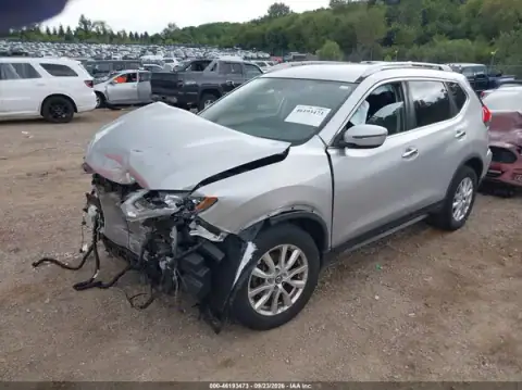 JN8AT2MV4HW011125 — 2017 Nissan Rogue, photo 2 from IAAI, Front end