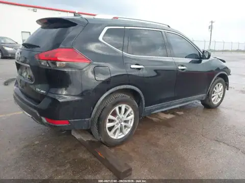 KNMAT2MV6HP613465 — 2017 Nissan Rogue, photo 4 from IAAI, Front end