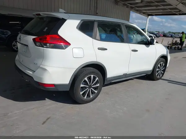KNMAT2MV9HP577058 — 2017 Nissan Rogue, photo 4 from IAAI 13.10.2026, Normal wear