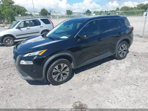 5N1AT3BB8MC708637 — 2021 Nissan Rogue, foto 2 de IAAI, Desgaste normal