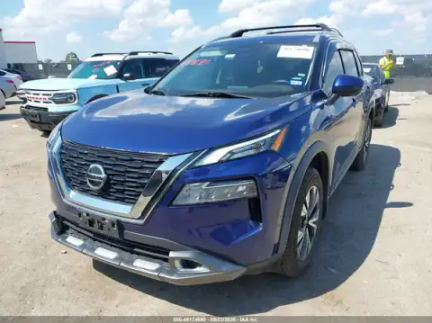 5N1AT3BA6MC721958 — 2021 Nissan Rogue, foto 2 de IAAI, Lado derecho