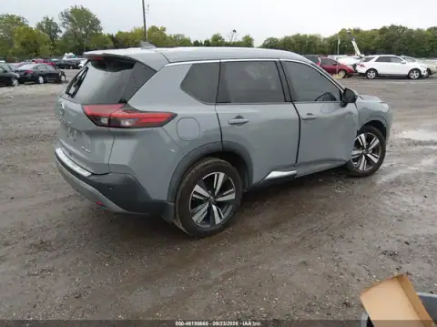 5N1AT3CB9MC719984 — 2021 Nissan Rogue, foto 4 de IAAI, Delantera derecha