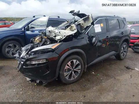 5N1AT3BBXMC810828 — 2021 Nissan Rogue, photo 2 from IAAI, Rollover