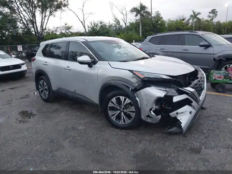 5N1AT3BA0MC806648 — 2021 Nissan Rogue, фото 2 з IAAI, Передня частина справа