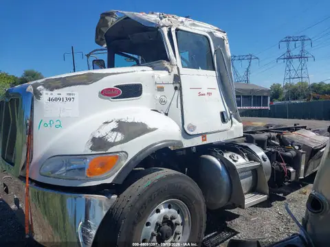 2NP3LJ0X7LM709466 — 2020 Peterbilt 348, фото 2 з IAAI 23.10.2026, Пошкодження з усіх боків