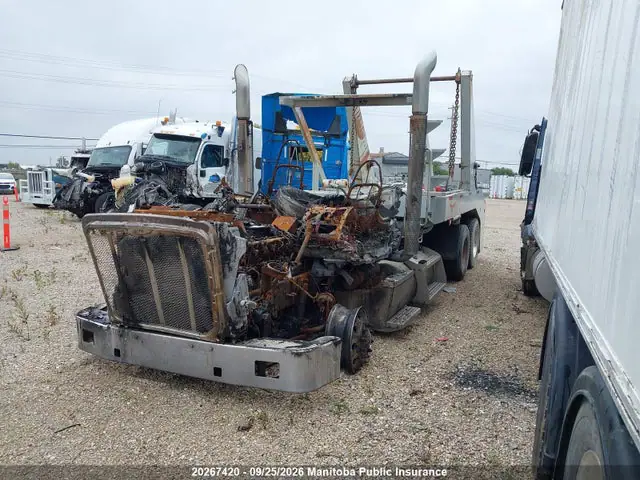 1XPCDP9X9JD466397 — 2018 Peterbilt 567, фото 2 с аукциона IAAI 29.09.2026, Полный пожар