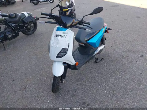 ZAPME1EB0N4000081 — 2022 Piaggio 1 Active, zdjęcie 2 z IAAI 26.10.2026, Normalne zużycie