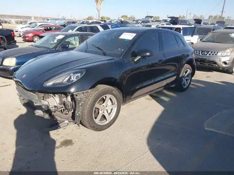 WP1AA2A57MLB18072 — 2021 Porsche Macan, photo 2 from IAAI 21.10.2026, Front and rear