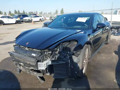 WP0AA2YA7SL007104 — 2025 Porsche Panamera 4, photo 2 from IAAI 20.10.2026, Right front