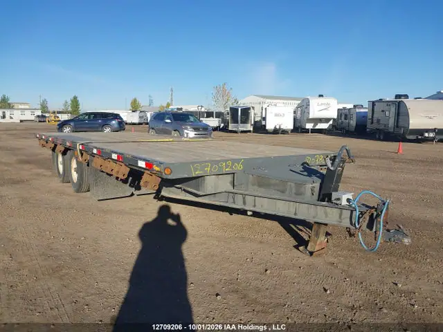 2P9BF724XJP078682 — 2018 Precision Trailer Flat Deck, Передняя часть (Front), фото до ремонта
