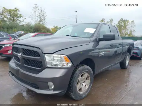 1C6RR7FG1JS342970 — 2018 RAM 1500, photo 3 from IAAI, Right side