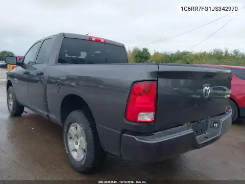 1C6RR7FG1JS342970 — 2018 RAM 1500, photo 4 from IAAI, Right side