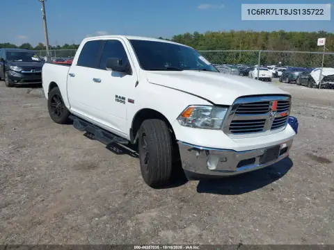1C6RR7LT8JS135722 — 2018 RAM 1500, Lado izquierdo, fotos antes de reparar