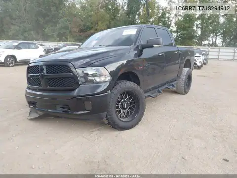 1C6RR7LT7JS294912 — 2018 RAM 1500, ფოტო 3, IAAI, მარჯვენა მხარე