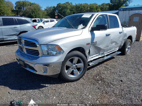 1C6RR6LT3JS333845 — 2018 RAM 1500, zdjęcie 2 z IAAI, Uszkodzenia dookoła