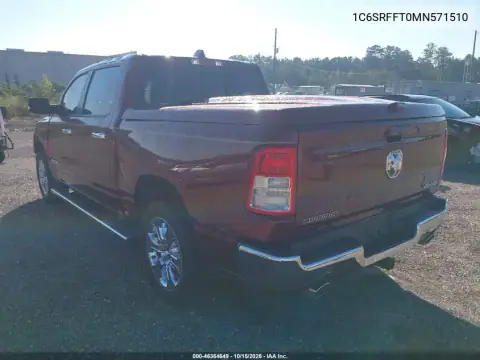 1C6SRFFT0MN571510 — 2021 RAM 1500, foto 4 de IAAI, Delantera derecha