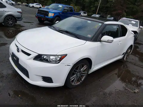 JTKJF5C71C3029950 — 2012 Scion TC, photo 2 from IAAI 21.10.2026, Normal wear