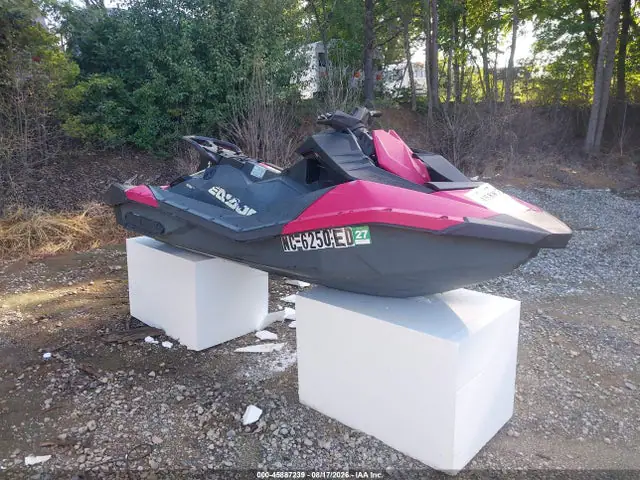 YDV54549C515 — 2015 Seadoo Spark, Przód (Front End), zdjęć przed naprawą