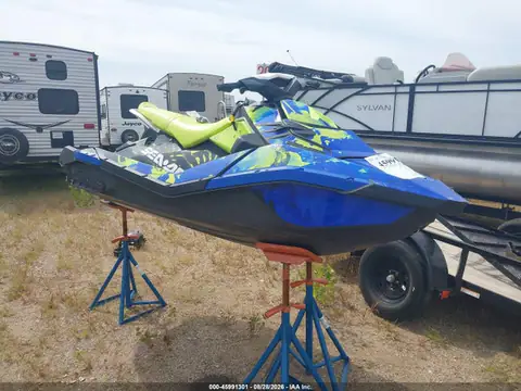 YDV15026J021 — 2021 Seadoo Spark, Uszkodzenia podwozia (Undercarriage), zdjęć przed naprawą