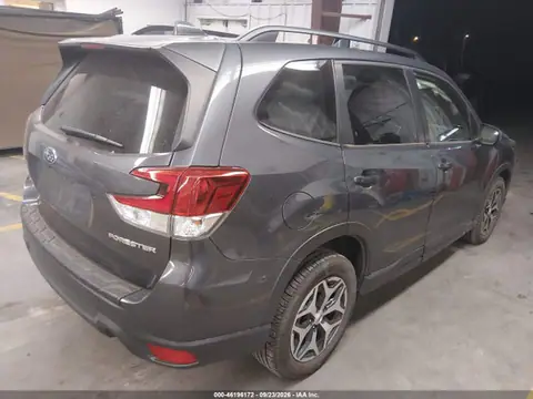 JF2SKAJC4MH477976 — 2021 Subaru Forester Premium, photo 4 from IAAI 20.10.2026, Left side