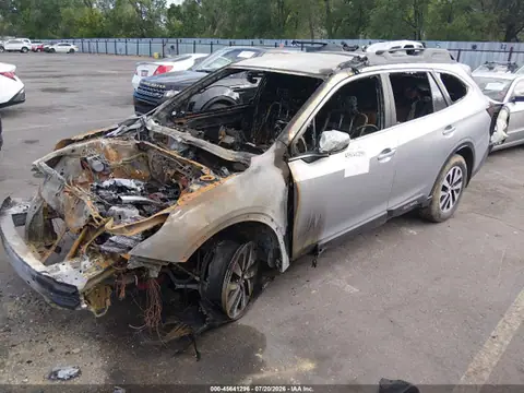 4S4BTACCXM3166389 — 2021 Subaru Outback Premium, photo 2 from IAAI 22.10.2026, Complete burn