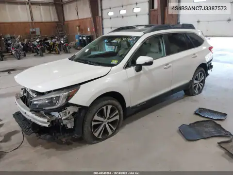 4S4BSANC7J3387573 — 2018 Subaru Outback, foto 3 de IAAI, Parte delantera y trasera