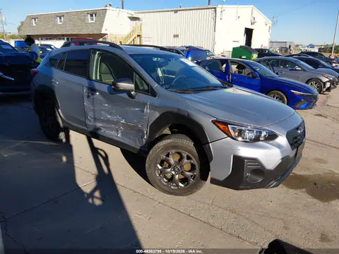 JF2GTHSC3PH230107 — 2023 Subaru XV, передняя и задняя части, фото до ремонта