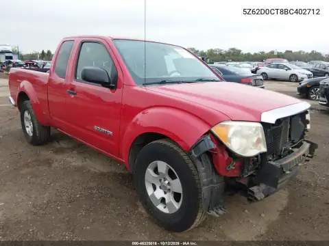5Z62D0CT8BC402712 — 2011 Suzuki Equator, წინა ნაწილი, ფოტოები შეკეთებამდე