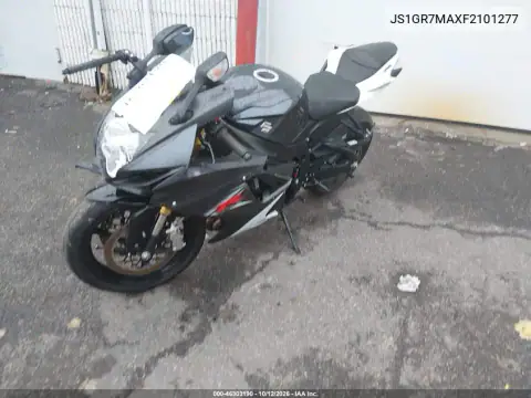 JS1GR7MAXF2101277 — 2015 Suzuki GSX-R, фото 3 з IAAI, Передня частина