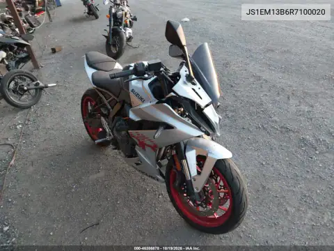 JS1EM13B6R7100020 — 2024 Suzuki Gsx, Лівий і правий боки, фото до ремонту