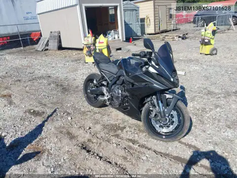 JS1EM13BXS7101628 — 2025 Suzuki Gsx, photo 2 from IAAI, Rear end